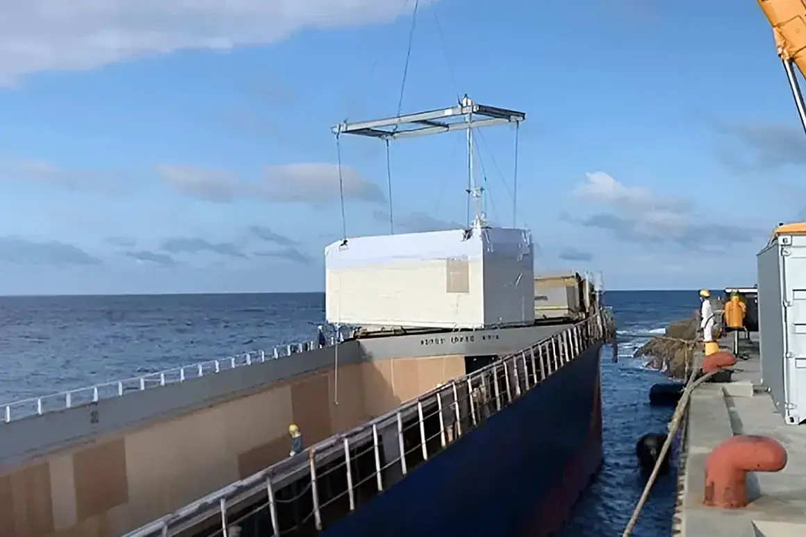 コンテナハウス 荷役の様子