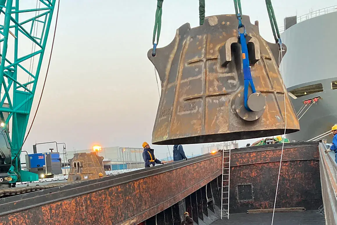 スラグポット 荷役の様子