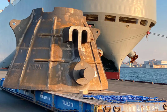 RO/RO船からの陸揚げの様子